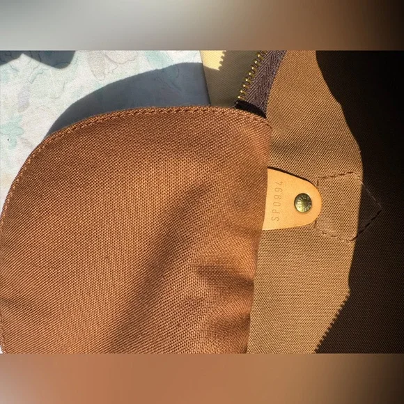 Authentic Louis Vuitton Speedy 35 Monogram - Picture 15 of 16